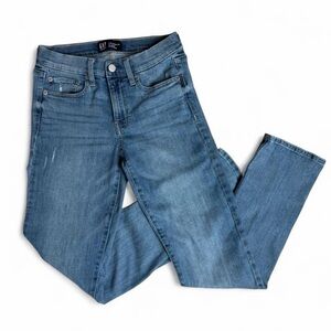 GAP Women's Classic Blue Straight Mid Rise Jeans